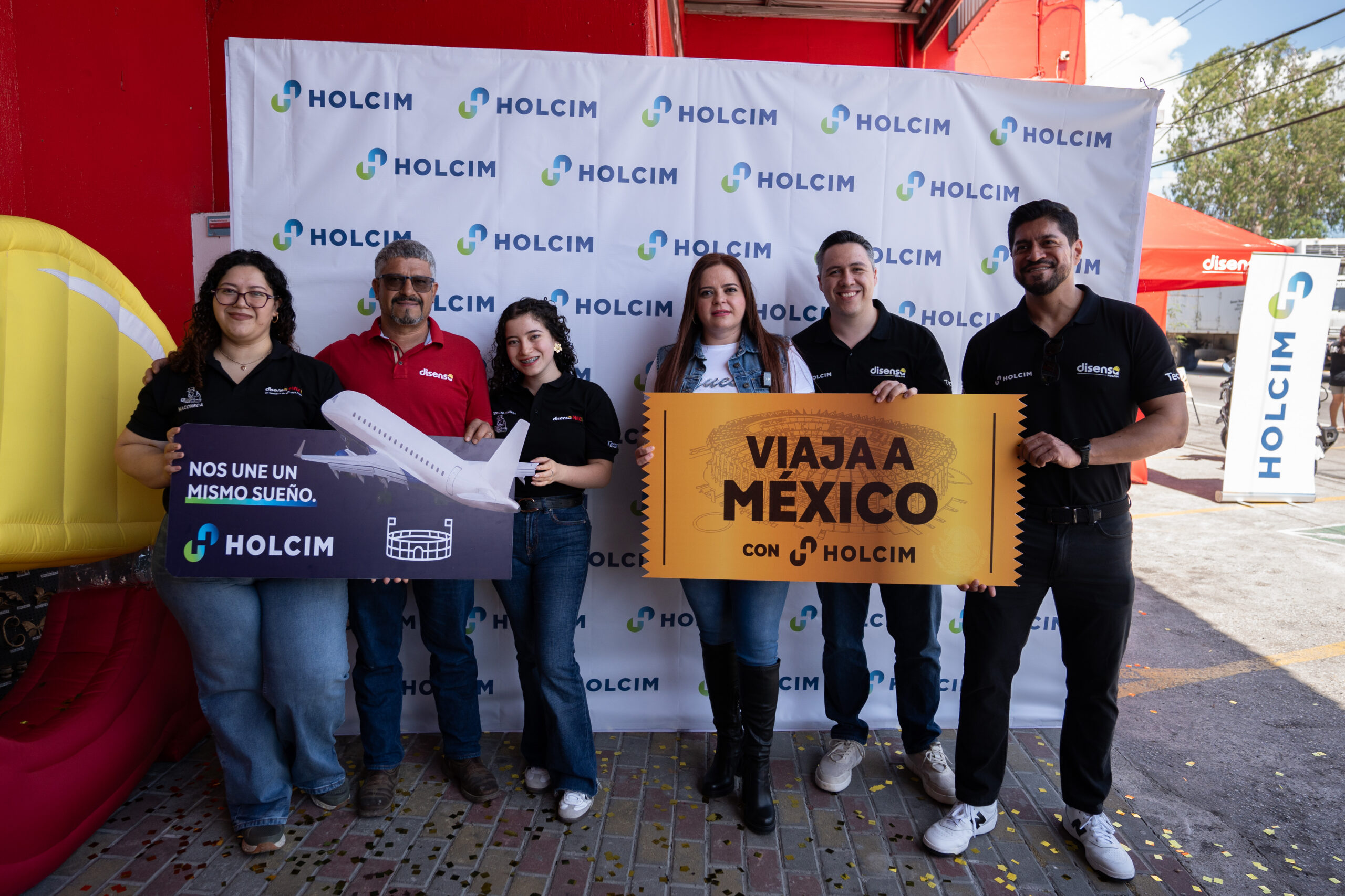 Holcim hace realidad el sueño de tres guatemaltecos que vivirán en México la gran cita futbolística del año